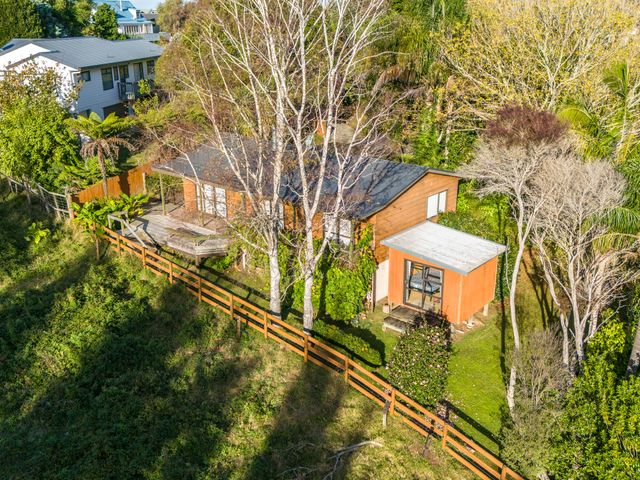 The Wee Bothy - Onemana Holiday Home - 1156100 - photo 2