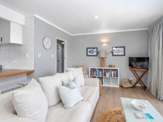 Surfside Sanctuary - Whiritoa Holiday Home - 1156781 - photo 5