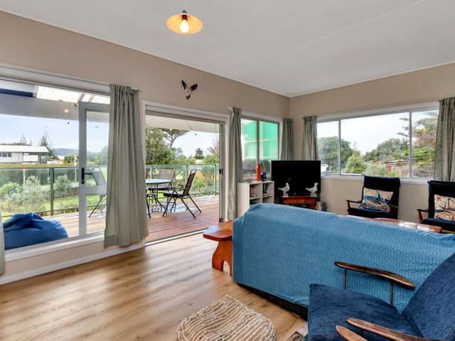 Patsy Cottage – A Charming 1960s Kiwi Bach near Kaitaia - 1157139 - photo 4