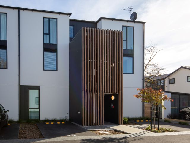 Modern and Central - Christchurch Apartment  - 1157953 - photo 4