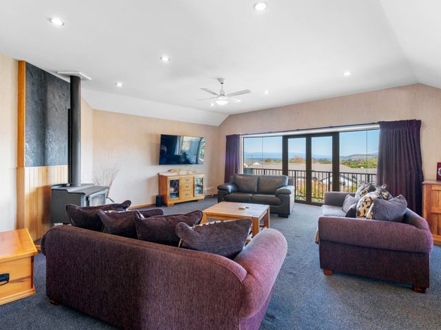 Nature Vistas - Lake Taupo Holiday Home - 1158398 - photo 5