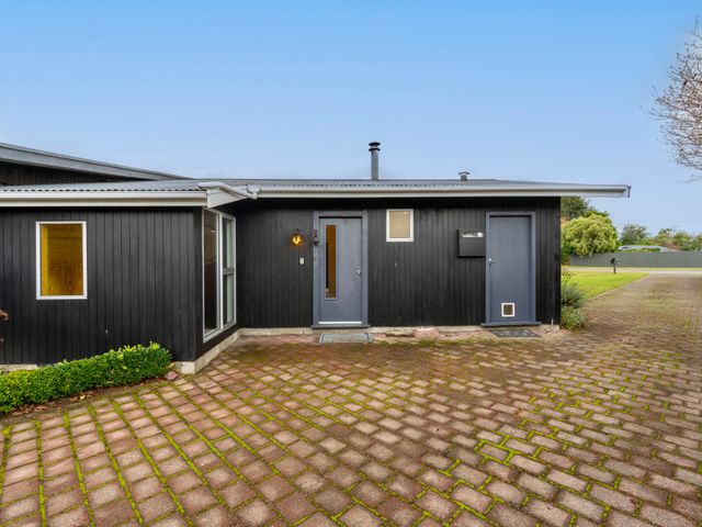 27 on Henry - Te Anau Holiday Home - 1158402 - photo 2