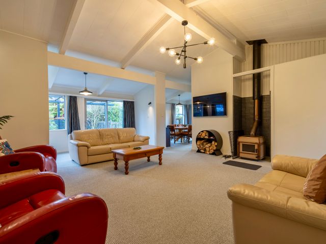 27 on Henry - Te Anau Holiday Home - 1158402 - photo 5