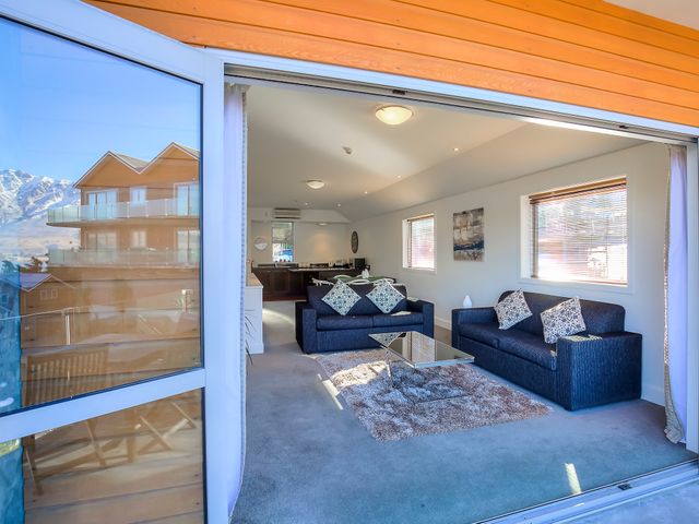 Alpine Vista - Queenstown Holiday Home - 1159372 - photo 3