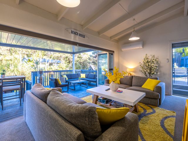 Island Sanctuary - Waiheke Holiday Home - 1159782 - photo 5