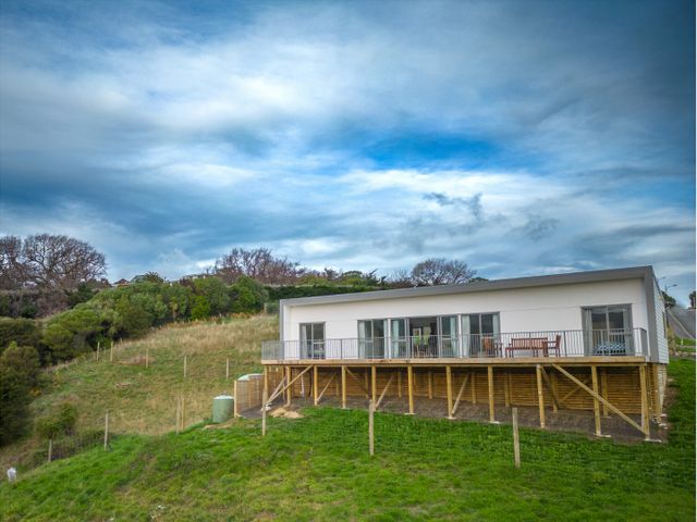 Harbour Heights - Akaroa Holiday Home - 1160522 - photo 1