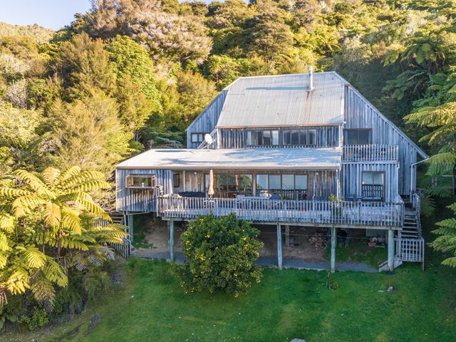 Moetapu Bay Bliss - Marlborough Sounds Retreat - 1160987 - photo 2