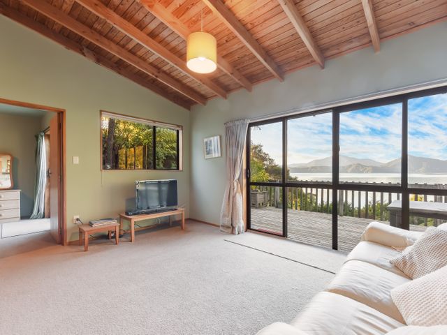 Moetapu Bay Bliss - Marlborough Sounds Retreat - 1160987 - photo 4