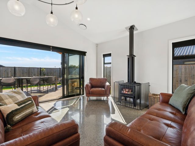 Regent Sanctuary - Martinborough Holiday Home - 1161478 - photo 3