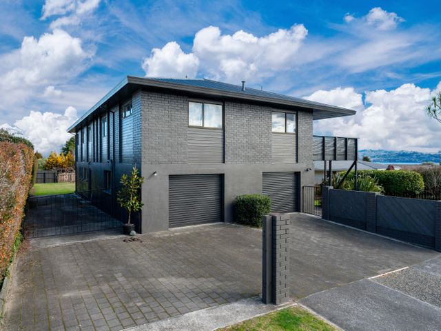 Poppy's Bach - Lake Taupo Holiday Home - 1161669 - photo 2