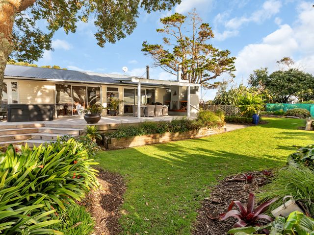 Harbourside Views - One Tree Point Holiday Home - 1161862 - photo 1