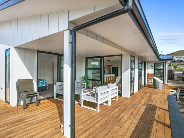 Beachy Serenity - Waihi Beach Holiday Home - 1161960 - photo 3