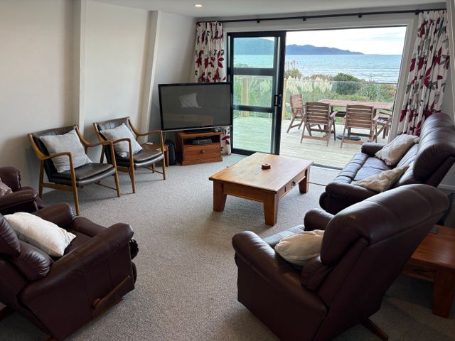 Sunset Shores - Paraparaumu Beach Retreat - 1162455 - photo 3