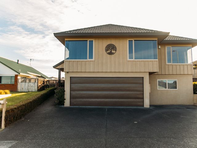 The Grove - Lake Taupo Holiday Home - 1162988 - photo 2