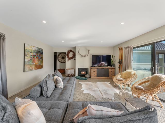 Fun and Falls Haven - Mangakino Holiday Home - 1163015 - photo 5