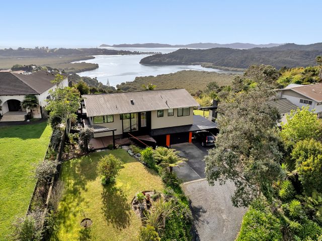 Sunrise Lookout - Paihia Holiday Home - 1163074 - photo 1