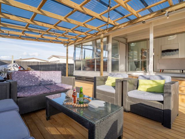 Coastal Break Bach - Whangamata Holiday Home - 1163131 - photo 3