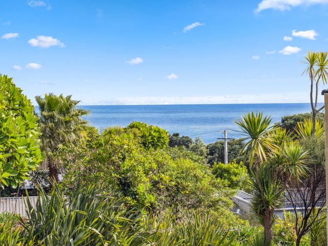 Cedar By Surf - Whale Bay Raglan Holiday Home - 1163873 - photo 1