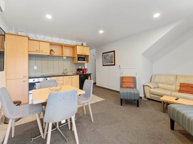 Sun and Swim - Lake Taupo Holiday Home - 1164413 - photo 4