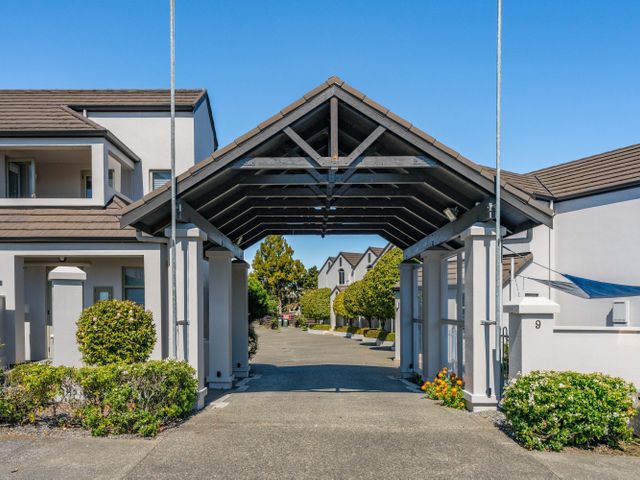 Sun and Swim - Lake Taupo Holiday Home - 1164413 - photo 2