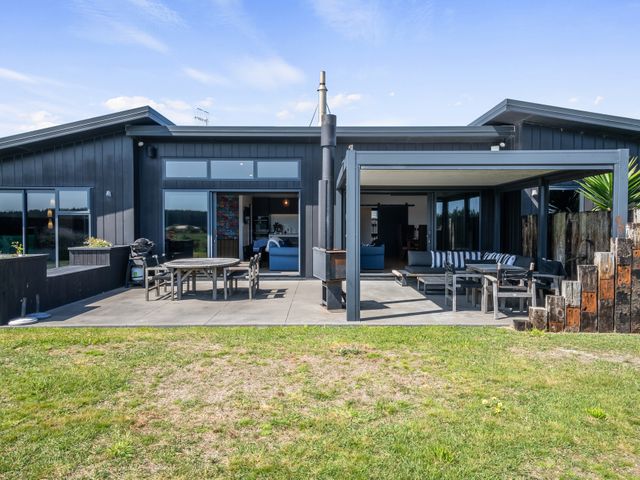 Surfing Fox - Foxton Beach Holiday Home - 1164415 - photo 2