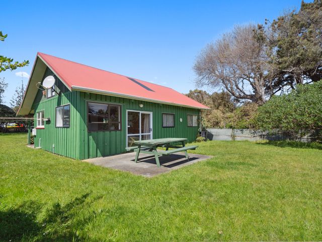 The Green House - Waitarere Beach Retreat - 1164517 - photo 1