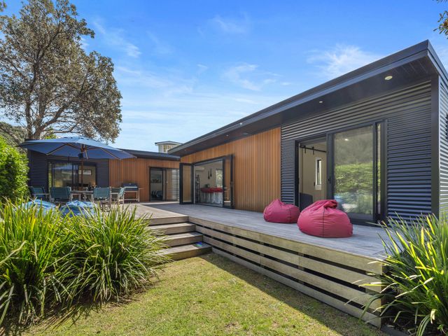 Tranquil Escape - Waihi Beach Holiday Home - 1164786 - photo 2