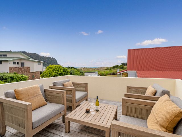 Sans Souchi - Whangamata Holiday Home - 1165058 - photo 3
