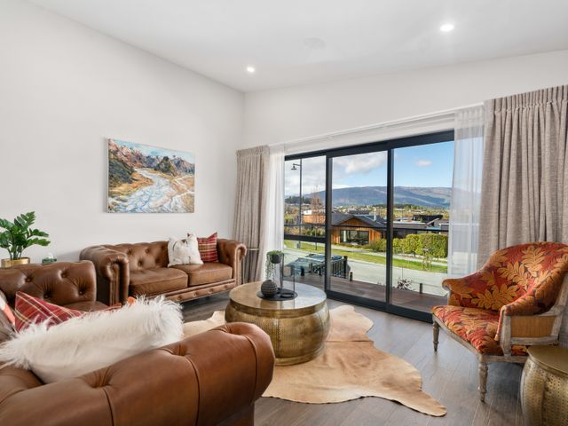 86 on Kirimoko - Wanaka Holiday Home - 1165134 - photo 3