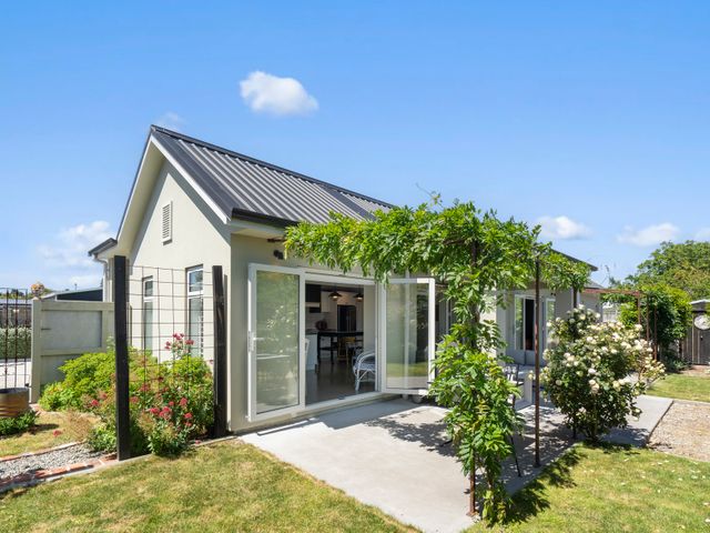 Provence on Cologne - Martinborough Holiday Home - 1165257 - photo 1