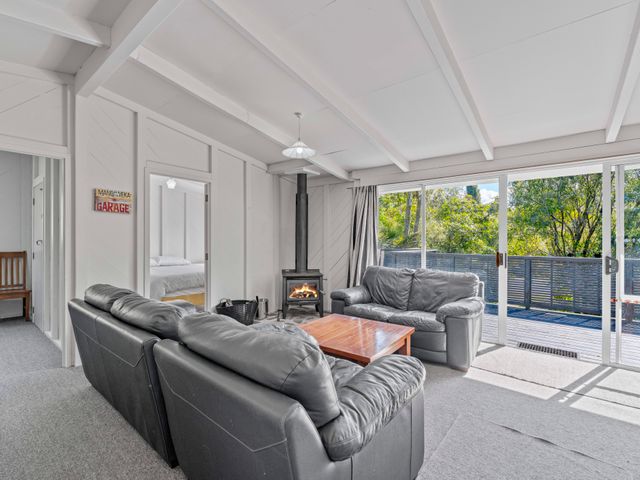 Duck Inn - Lake Taupo Holiday Home - 1165431 - photo 4