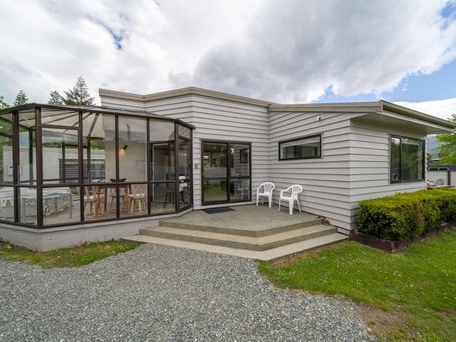 Ferg Escape - Te Anau Holiday Home - 1165682 - photo 3