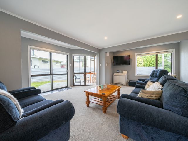 Ferg Escape - Te Anau Holiday Home - 1165682 - photo 5