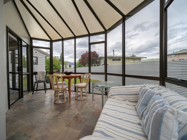 Ferg Escape - Te Anau Holiday Home - 1165682 - photo 4