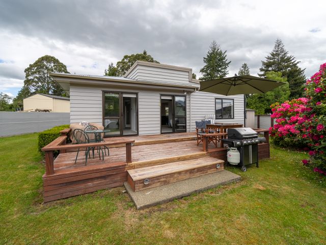 Ferg Escape - Te Anau Holiday Home - 1165682 - photo 2