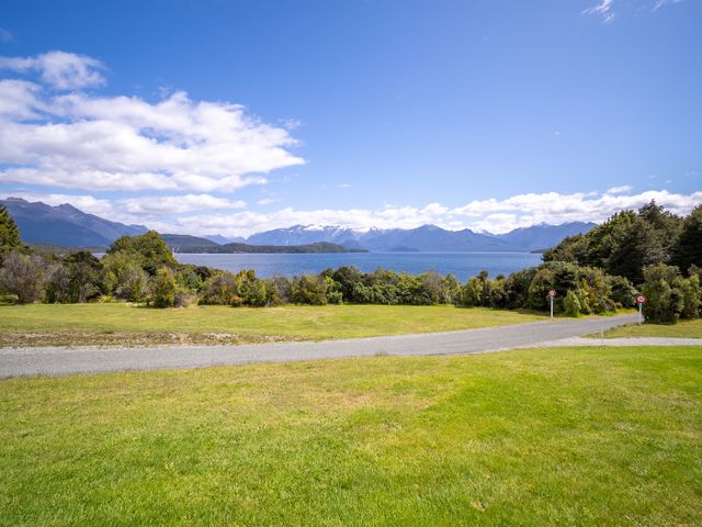 Cosy Lakeside - Manapouri Holiday Home - 1165969 - photo 1