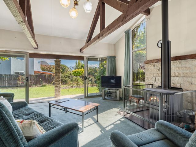 Sunlit Solace - Wanaka Holiday Home - 1166312 - photo 3