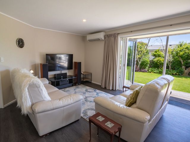 At The Beach - Pohara Holiday Home - 1166988 - photo 5