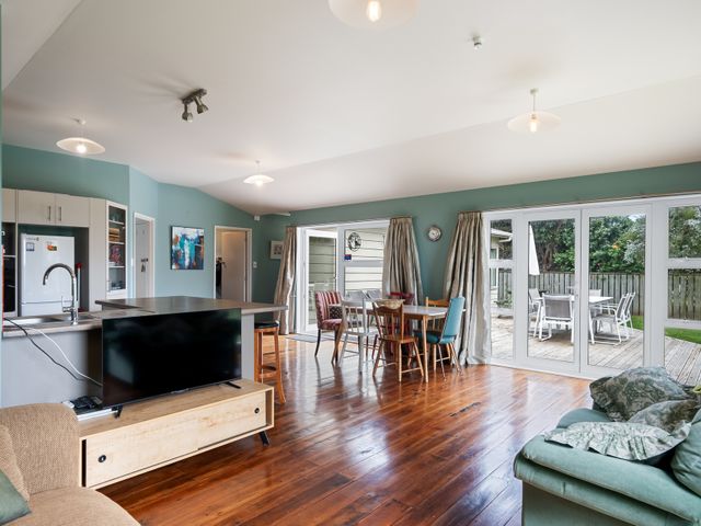 Coastal Family Escape - Waitarere Beach Retreat - 1167070 - photo 4