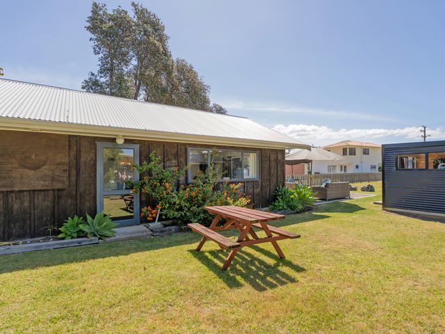 The Bach at 44 - Cooks Beach Holiday Home - 1167209 - photo 5