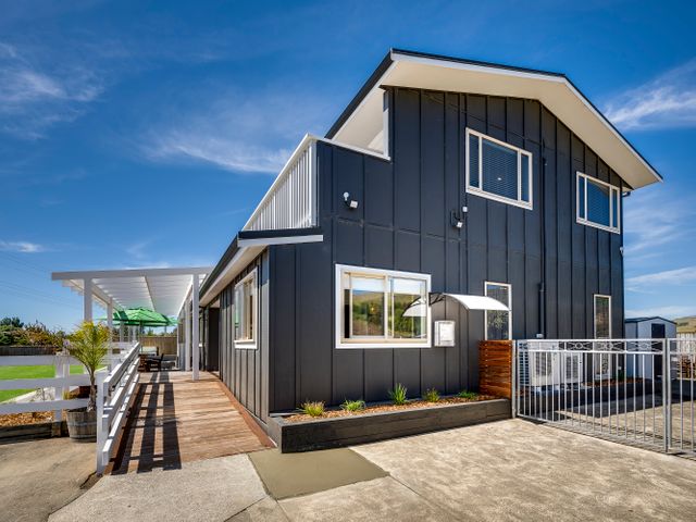 Aroha At 2252 - Waimarama Holiday Home - 1167484 - photo 2