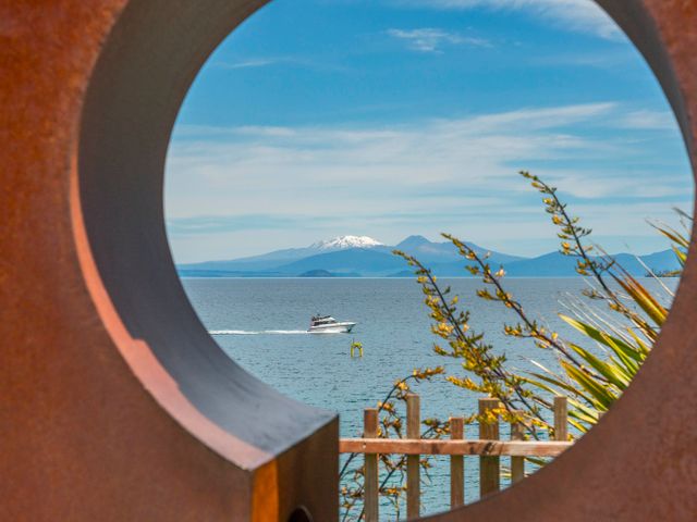 Shade and Serenity - Taupo Central Holiday Home - 1167486 - photo 1