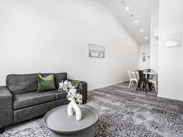 Layard Apartments 522 – West Auckland Apartment - 1167909 - photo 1