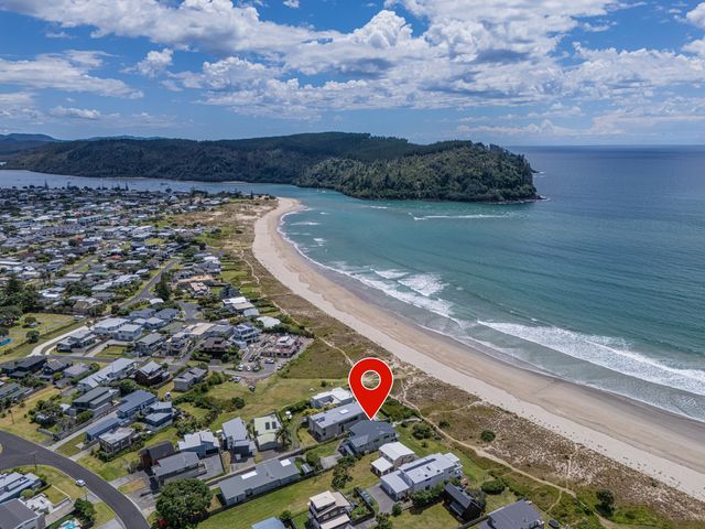 Jack and Enid’s Whangamata Beach House - 1168068 - photo 4