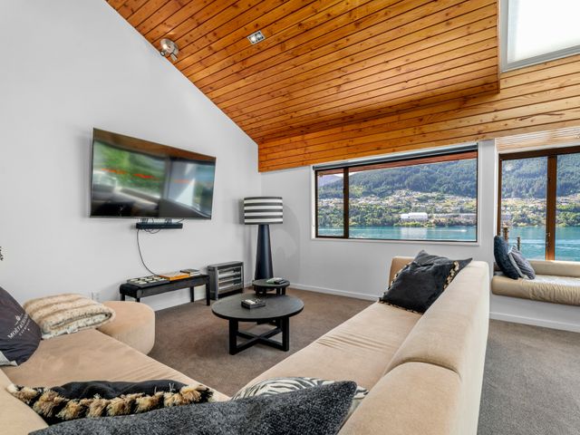 Lakefront Serenity - Queenstown Holiday Home - 1168069 - photo 4