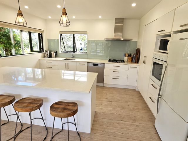 Paradise on Pacific Parade - Matarangi Retreat - 1168073 - photo 4