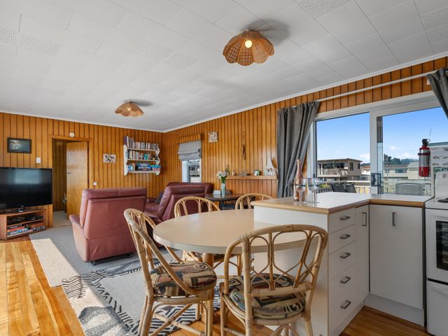 Kiwi Beach Bach - Waihi Beach Holiday Home - 1169460 - photo 5