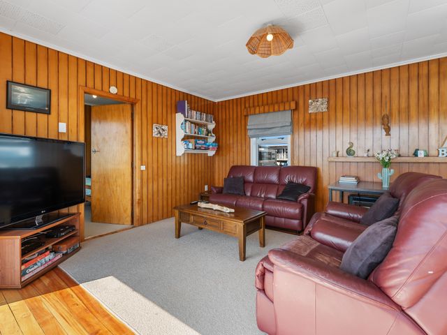 Kiwi Beach Bach - Waihi Beach Holiday Home - 1169460 - photo 3