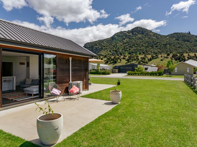The Alpine Patch - Wanaka Holiday Home - 1170842 - photo 2