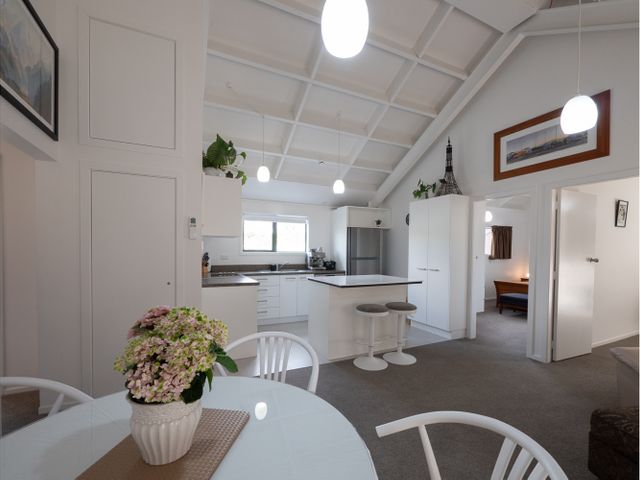Tawa Retreat - Wellington Holiday Home - 1171438 - photo 2